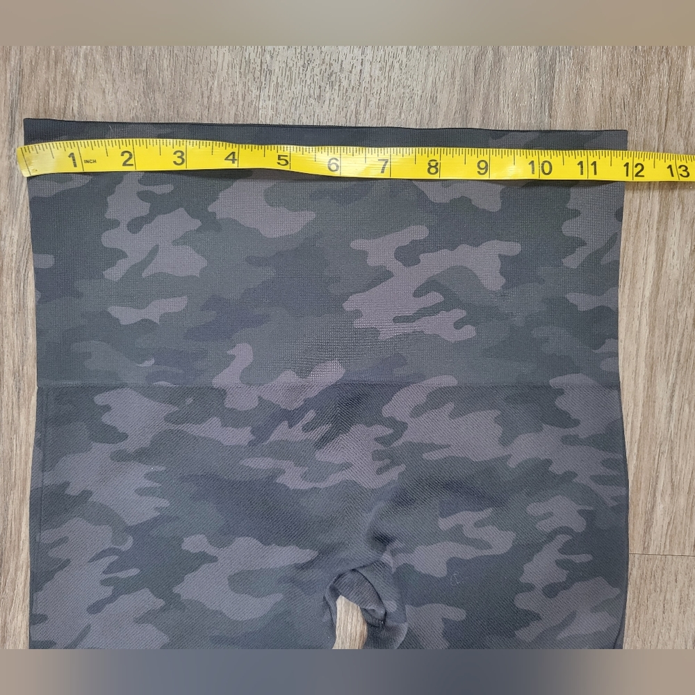 Spanx Look At Me Now Seamless Camouflage Crop High Rise Leggings Camo Shaping M - Picture 12 of 14